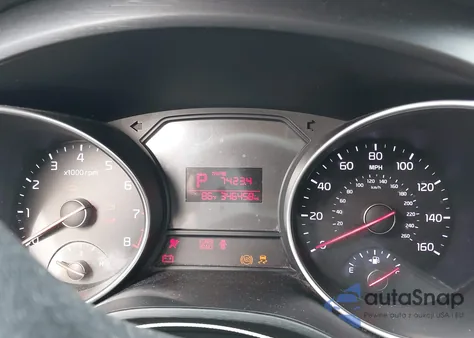 2015 Kia Sedona Lx z USA, uszkodzony, nr VIN KNDMB5C12F6018423